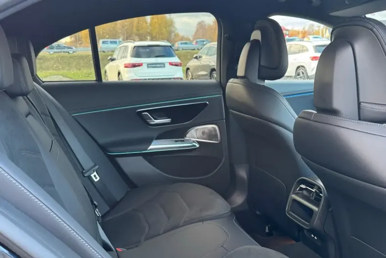 Mercedes-Benz E 300 din 2024 cu 12.187 km - oferta MER165128 - foto 17