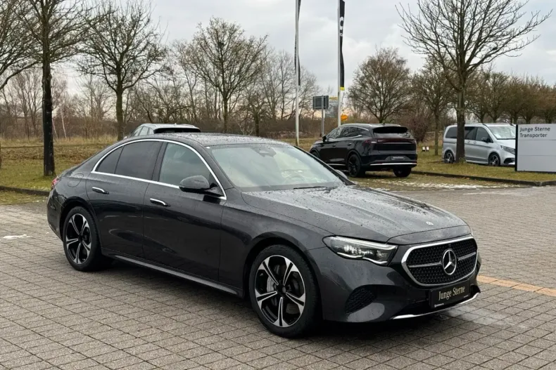 Mercedes-Benz E 400 din 2024 cu 62.653 km - oferta MER165130 - foto 1