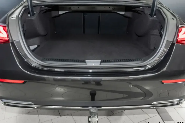 Mercedes-Benz E 300 din 2024 cu 8.914 km - oferta MER165132 - foto 9