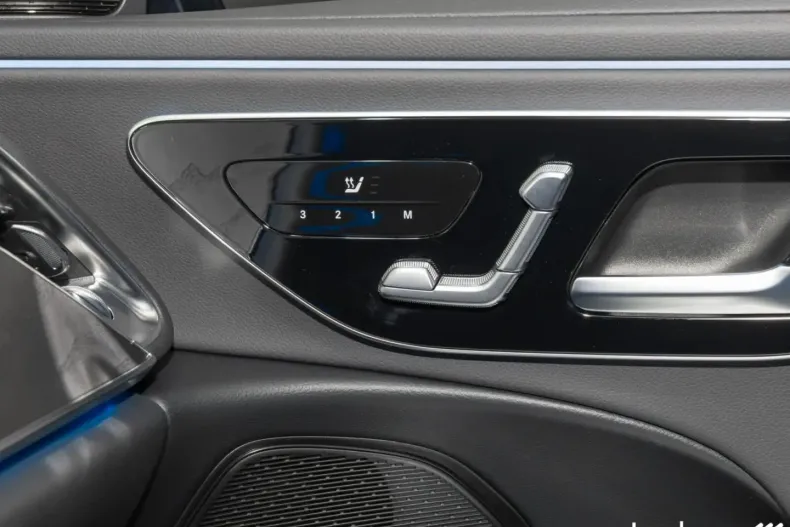 Mercedes-Benz E 300 din 2024 cu 8.914 km - oferta MER165132 - foto 12