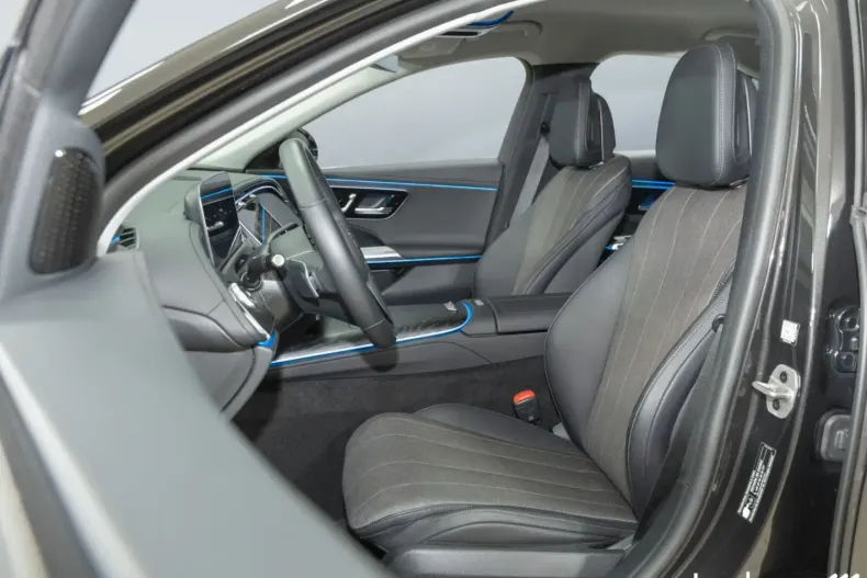 Mercedes-Benz E 300 din 2024 cu 8.914 km - oferta MER165132 - foto 13