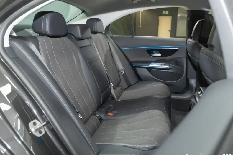 Mercedes-Benz E 300 din 2024 cu 8.914 km - oferta MER165132 - foto 15