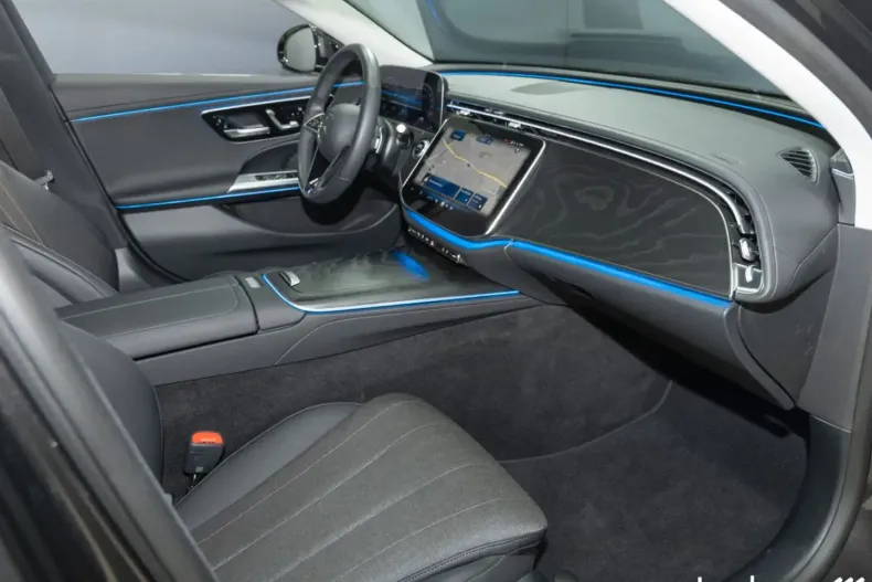 Mercedes-Benz E 300 din 2024 cu 8.914 km - oferta MER165132 - foto 17