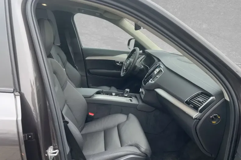 Volvo XC90 din 2024 cu 20.500 km - oferta VOL165133 - foto 2