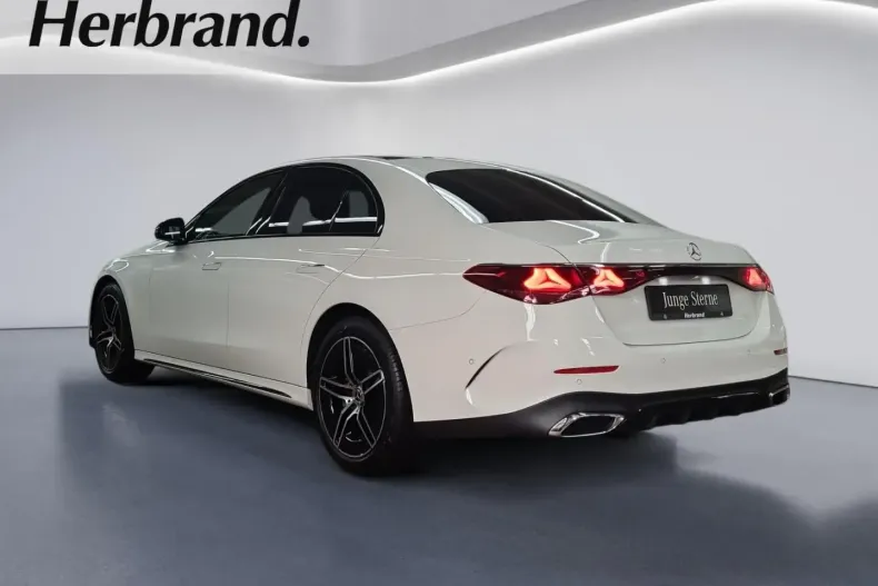 Mercedes-Benz E 220 din 2024 cu 18.656 km - oferta MER165135 - foto 4