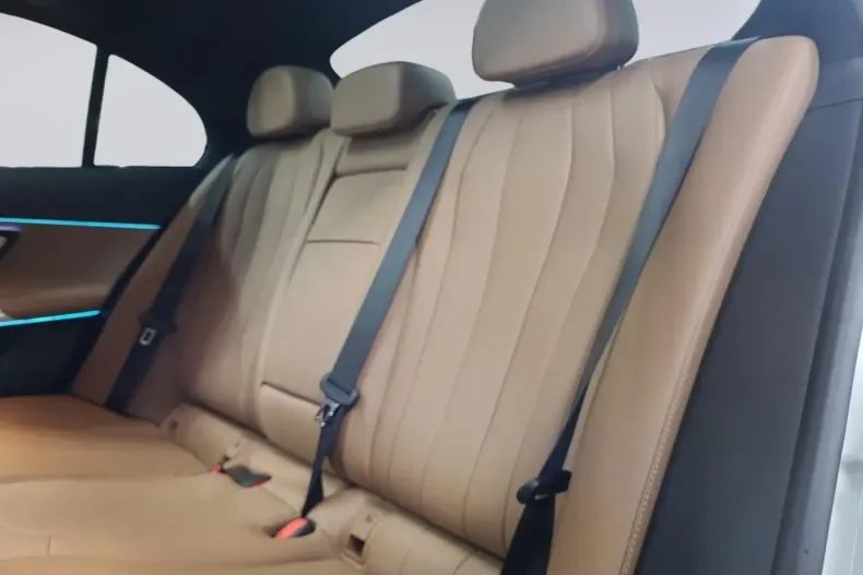 Mercedes-Benz E 220 din 2024 cu 18.656 km - oferta MER165135 - foto 12