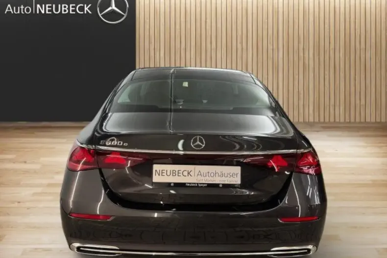 Mercedes-Benz E 300 din 2024 cu 5.300 km - oferta MER165144 - foto 7