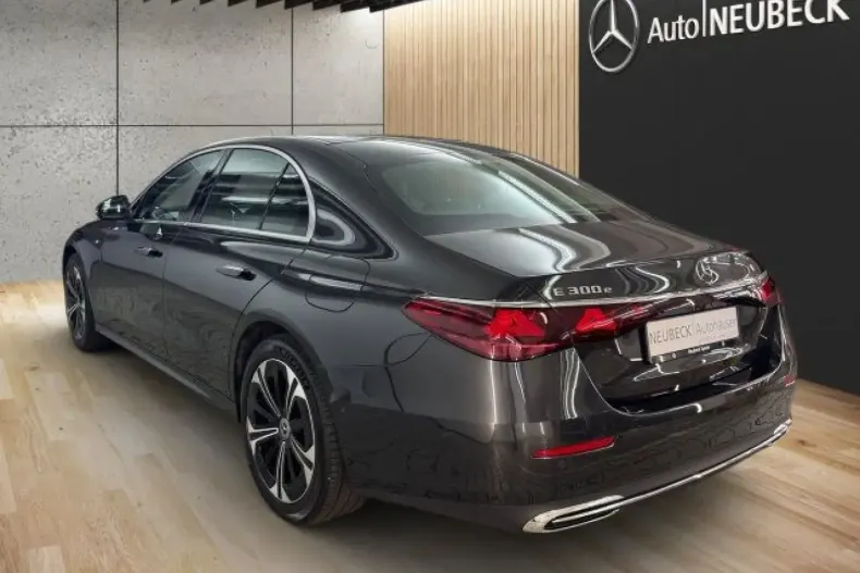 Mercedes-Benz E 300 din 2024 cu 5.300 km - oferta MER165144 - foto 8