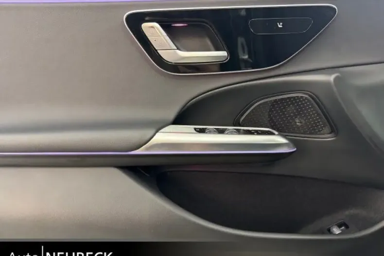 Mercedes-Benz E 300 din 2024 cu 5.300 km - oferta MER165144 - foto 12