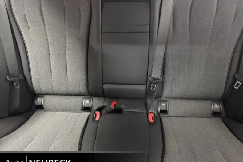 Mercedes-Benz E 300 din 2024 cu 5.300 km - oferta MER165144 - foto 17