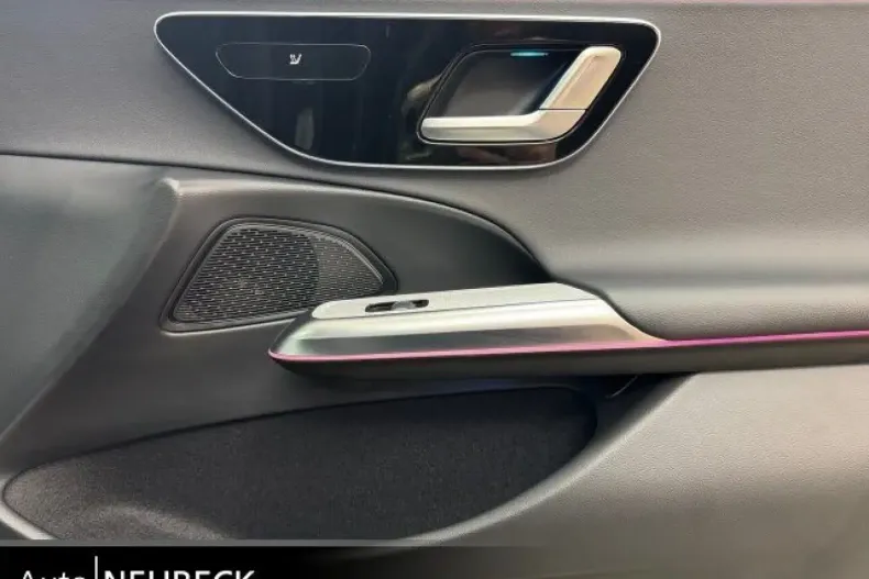 Mercedes-Benz E 300 din 2024 cu 5.300 km - oferta MER165144 - foto 24