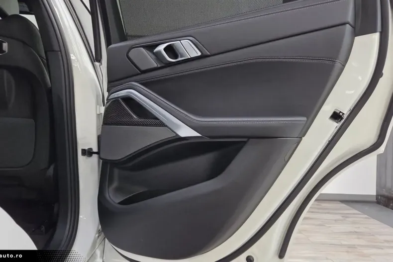 BMW X6 din 2025 cu 5.888 km - oferta BMW165219 - foto 26