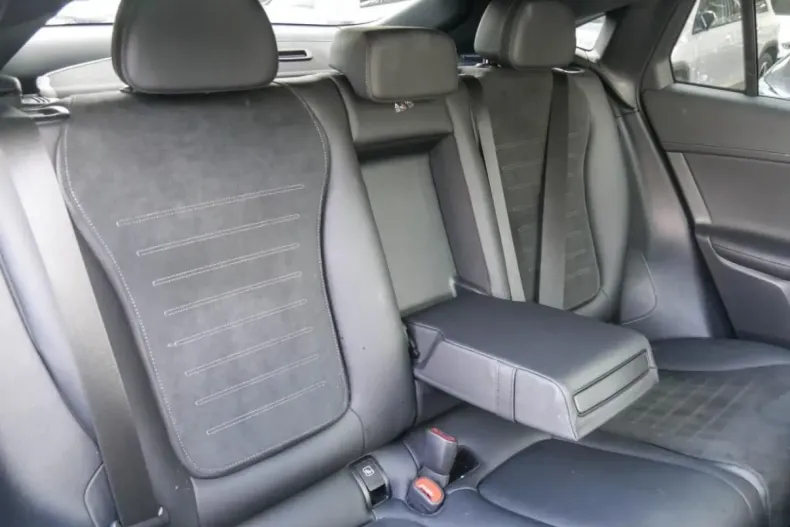 Mercedes-Benz GLC 200 din 2025 cu 5.461 km - oferta MER165221 - foto 4