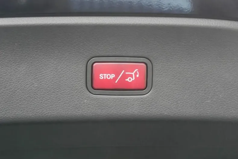 Mercedes-Benz GLC 200 din 2025 cu 5.461 km - oferta MER165221 - foto 14