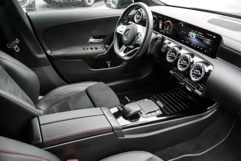 Mercedes-Benz CLA 250 din 2022 cu 62.004 km - oferta MER165224 - foto 3