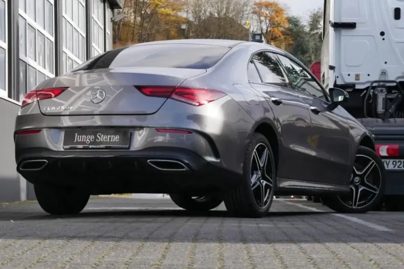 Mercedes-Benz CLA 250 din 2022 cu 84.534 km - oferta MER165225 - foto 2