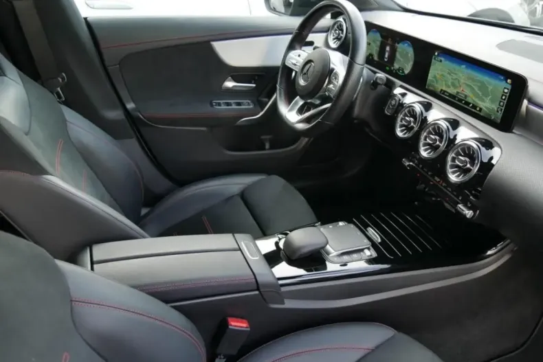 Mercedes-Benz CLA 250 din 2022 cu 84.534 km - oferta MER165225 - foto 3