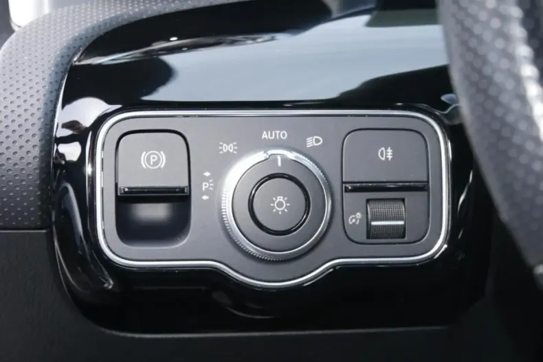 Mercedes-Benz CLA 250 din 2022 cu 84.534 km - oferta MER165225 - foto 16