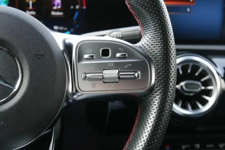 Mercedes-Benz CLA 250 din 2022 cu 84.534 km - oferta MER165225 - foto 19