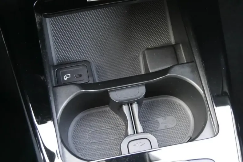 Mercedes-Benz CLA 250 din 2022 cu 84.534 km - oferta MER165225 - foto 20