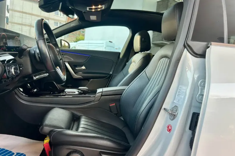 Mercedes-Benz CLA 250 din 2022 cu 24.715 km - oferta MER165227 - foto 10