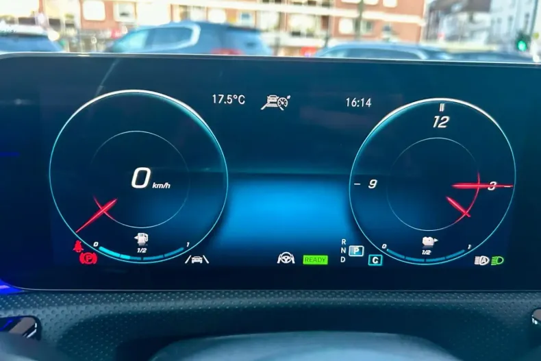 Mercedes-Benz CLA 250 din 2022 cu 24.715 km - oferta MER165227 - foto 18