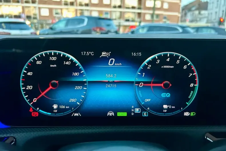 Mercedes-Benz CLA 250 din 2022 cu 24.715 km - oferta MER165227 - foto 19