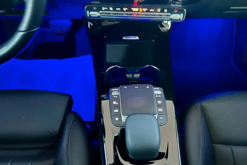 Mercedes-Benz CLA 250 din 2022 cu 24.715 km - oferta MER165227 - foto 27