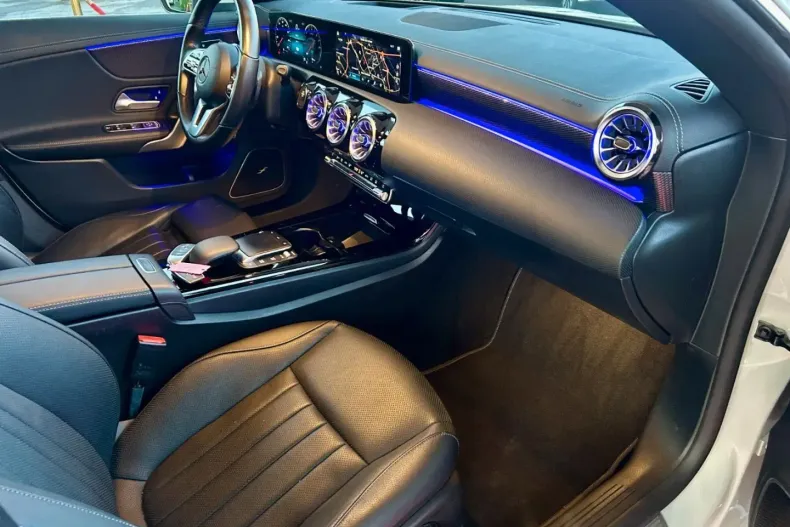 Mercedes-Benz CLA 250 din 2022 cu 24.715 km - oferta MER165227 - foto 30