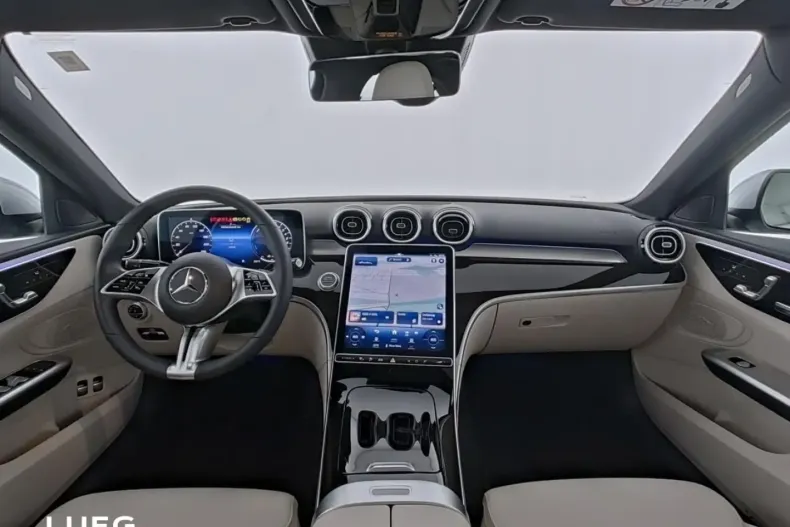 Mercedes-Benz C 300 din 2022 cu 11.834 km - oferta MER165229 - foto 3