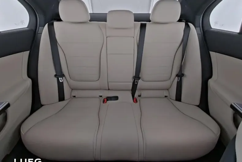 Mercedes-Benz C 300 din 2022 cu 11.834 km - oferta MER165229 - foto 5