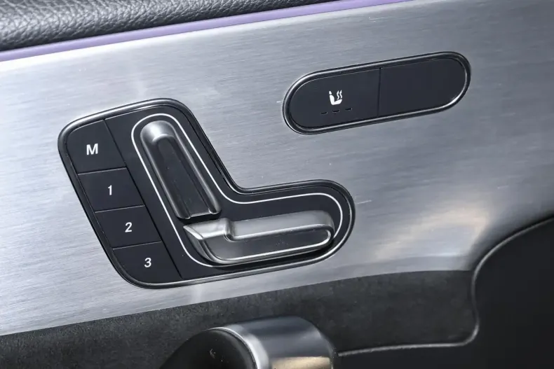 Mercedes-Benz A 250 din 2020 cu 83.210 km - oferta MER165238 - foto 15