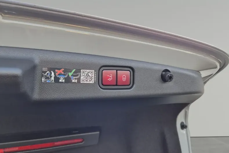 Mercedes-Benz E 450 din 2025 cu 9.984 km - oferta MER165243 - foto 12