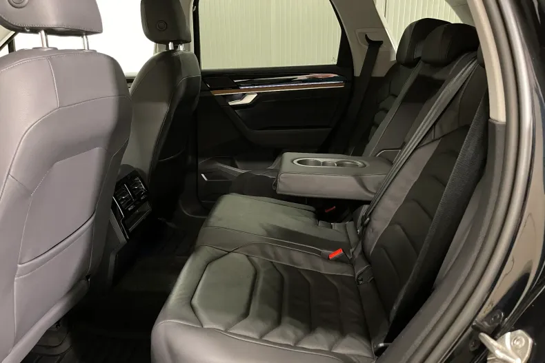 Volkswagen Touareg din 2021 cu 125.182 km - oferta VOL165264 - foto 12