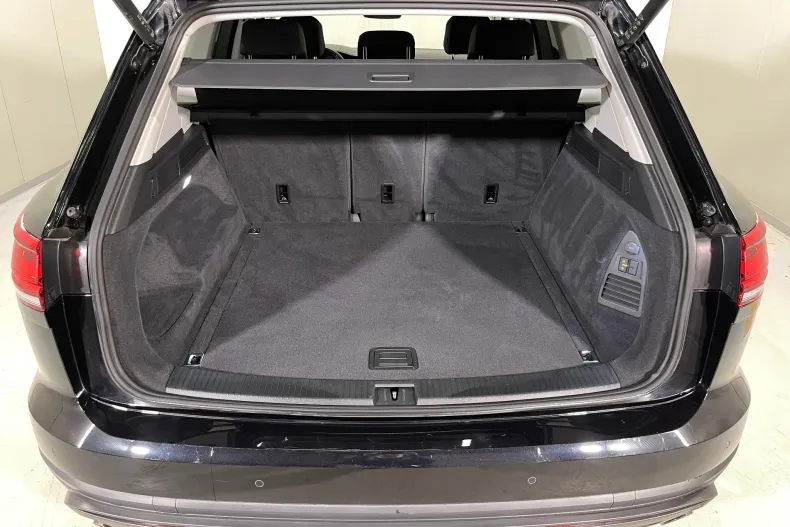 Volkswagen Touareg din 2021 cu 125.182 km - oferta VOL165264 - foto 13