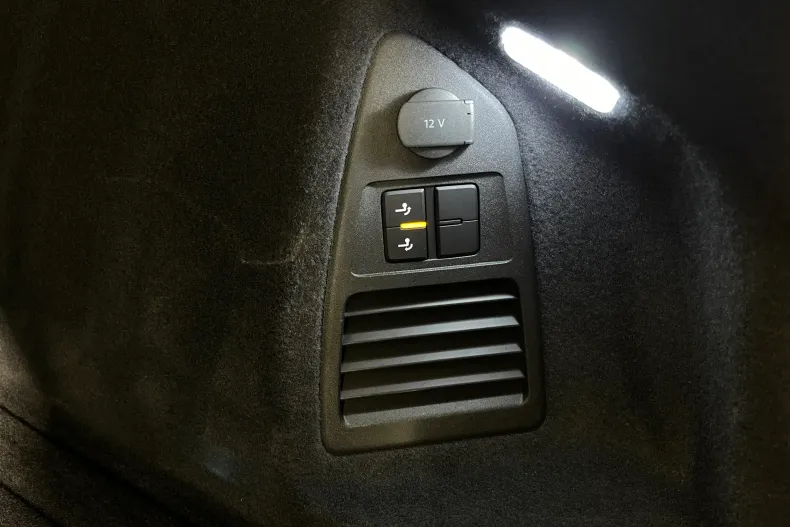 Volkswagen Touareg din 2021 cu 125.182 km - oferta VOL165264 - foto 27