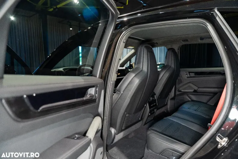 Porsche Cayenne din 2025 cu 7.100 km - oferta POR165275 - foto 10