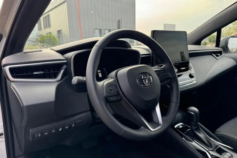 Toyota Corolla din 2025 cu 7 km - oferta TOY165285 - foto 12