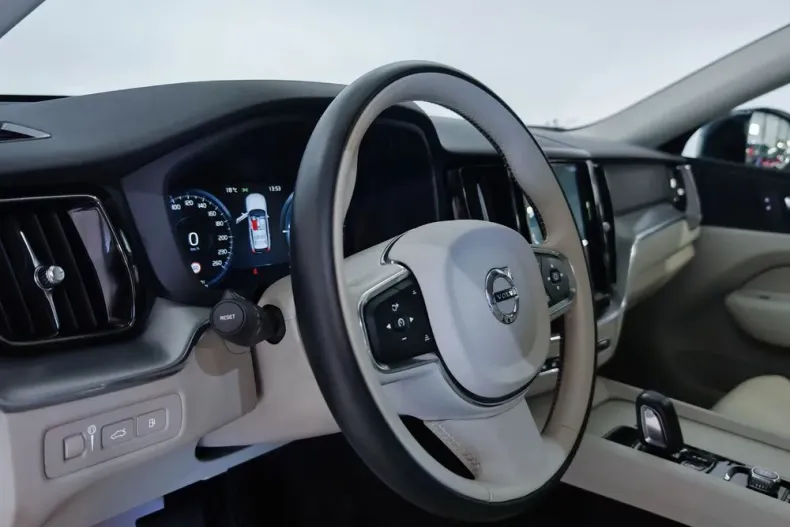 Volvo XC60 din 2020 cu 94.187 km - oferta VOL165292 - foto 5