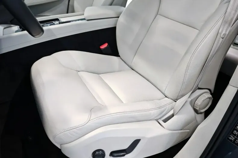 Volvo XC60 din 2020 cu 94.187 km - oferta VOL165292 - foto 6