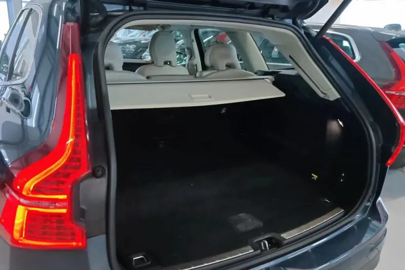 Volvo XC60 din 2020 cu 94.187 km - oferta VOL165292 - foto 23