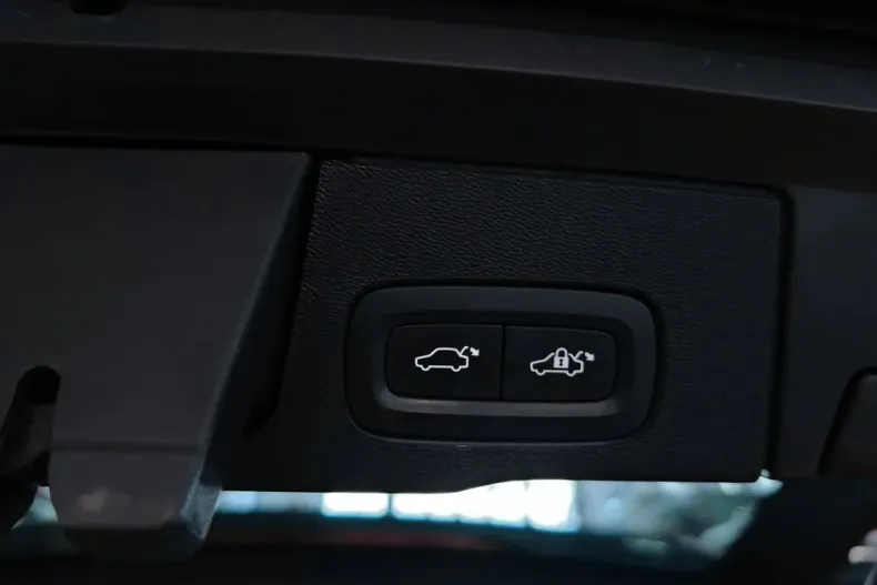 Volvo XC60 din 2020 cu 94.187 km - oferta VOL165292 - foto 24