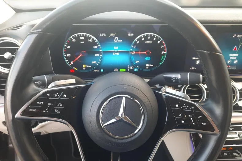 Mercedes-Benz E din 2023 cu 37.968 km - oferta MER165302 - foto 10