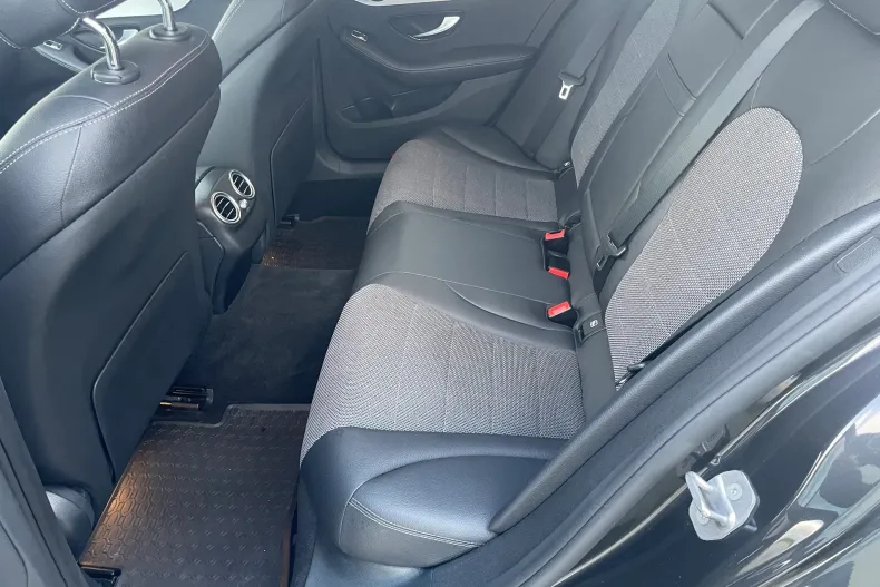 Mercedes-Benz C din 2021 cu 48.210 km - oferta MER165350 - foto 12