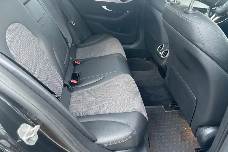 Mercedes-Benz C din 2021 cu 48.210 km - oferta MER165350 - foto 13