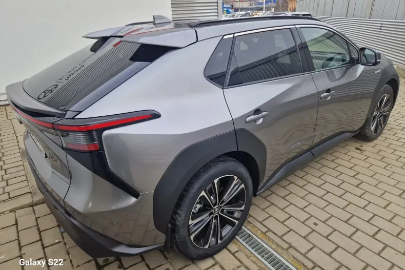 Toyota bZ4X din 2022 cu 25.900 km - oferta TOY165364 - foto 5
