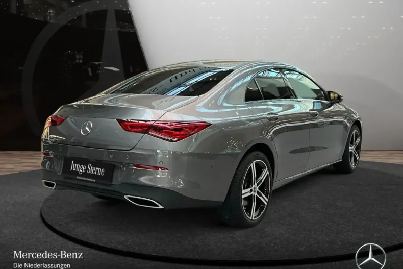 Mercedes-Benz CLA 200 din 2023 cu 19.767 km - oferta MER165396 - foto 8