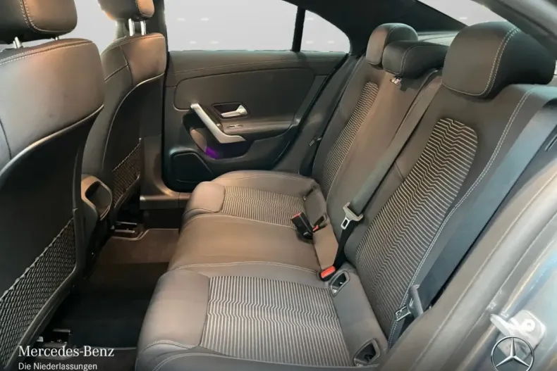 Mercedes-Benz CLA 200 din 2023 cu 19.767 km - oferta MER165396 - foto 12