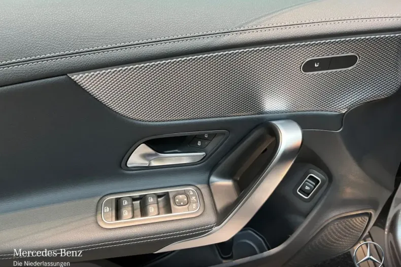 Mercedes-Benz CLA 200 din 2023 cu 19.767 km - oferta MER165396 - foto 17