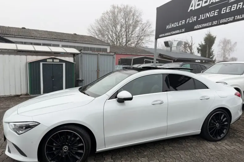 Mercedes-Benz CLA 200 din 2021 cu 13.000 km - oferta MER165397 - foto 11